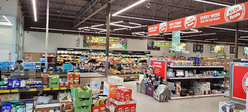 Shopping Mall «Coralwood Shopping Center», reviews and photos, 2301 Del Prado Blvd S, Cape Coral, FL 33990, USA