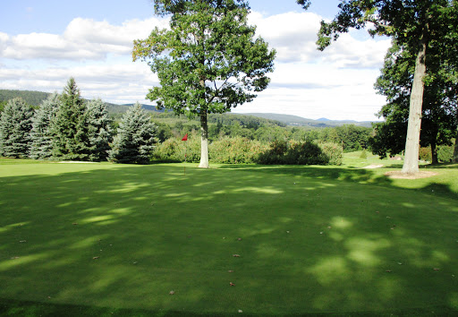 Golf Course «Piney Apple Golf Course», reviews and photos, 165 Slatersville Rd, Biglerville, PA 17307, USA