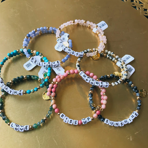 Jewelry Store «Knock Knock Boutique», reviews and photos, 110 W Chocolate Ave, Hershey, PA 17033, USA