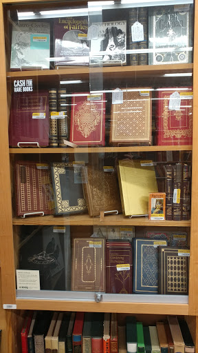 Book Store «Half Price Books», reviews and photos, 366 W Army Trail Rd, Bloomingdale, IL 60108, USA