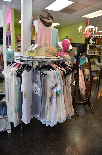 Boutique «The Pink Porch», reviews and photos, 1326 Trotwood Ave, Columbia, TN 38401, USA