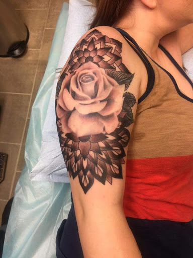 Tattoo Shop «San Antonio Rose Tattoo», reviews and photos, 320 Kitty Hawk Rd, Universal City, TX 78148, USA