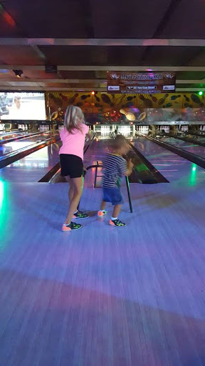 Bowling Alley «Ten Pin Strike & Spare Family Fun Center», reviews and photos, 200 Ten Pin Ln, Louisville, KY 40207, USA