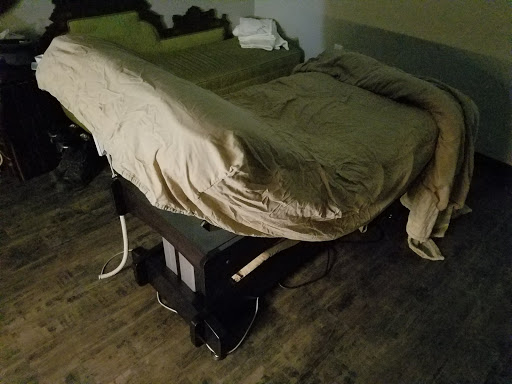 Beauty Salon «Groovy Katz Salon», reviews and photos, 1565 S 1st Ave, Iowa City, IA 52240, USA