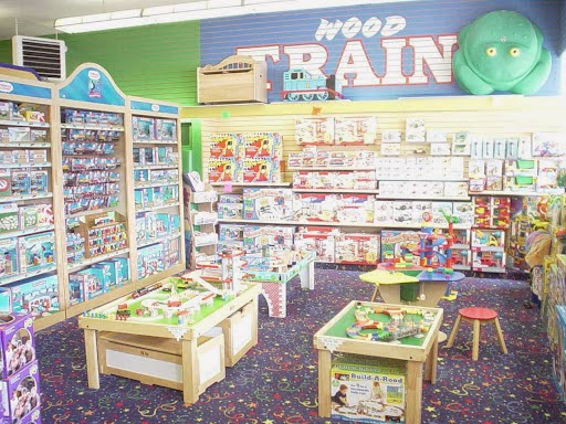 Toy Store «King Arthurs Court Toys», reviews and photos, 3040 Madison Rd, Cincinnati, OH 45209, USA