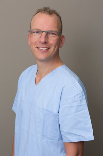 Rezensionen über Dr. med. dent. Jan Nienhaus in Bern - Zahnarzt