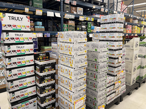 Liquor Store «Connecticut Beverage Mart», reviews and photos, 955 Washington St, Middletown, CT 06457, USA