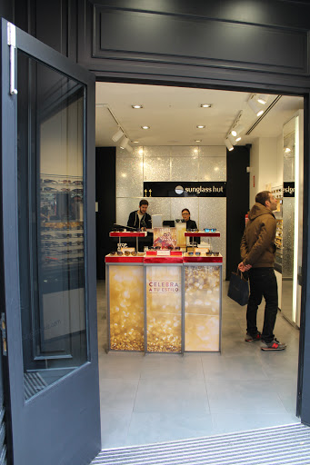 Sunglass Hut