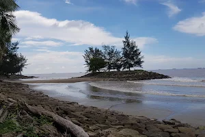 Pantai Tanjung Batu Bintulu image