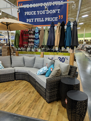 Furniture Store «Weekends Only Furniture & Mattress», reviews and photos, 14205 Manchester Rd, Manchester, MO 63011, USA