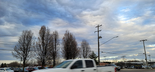 Car Dealer «Vic Canever Chevrolet», reviews and photos, 3000 Owen Rd, Fenton, MI 48430, USA