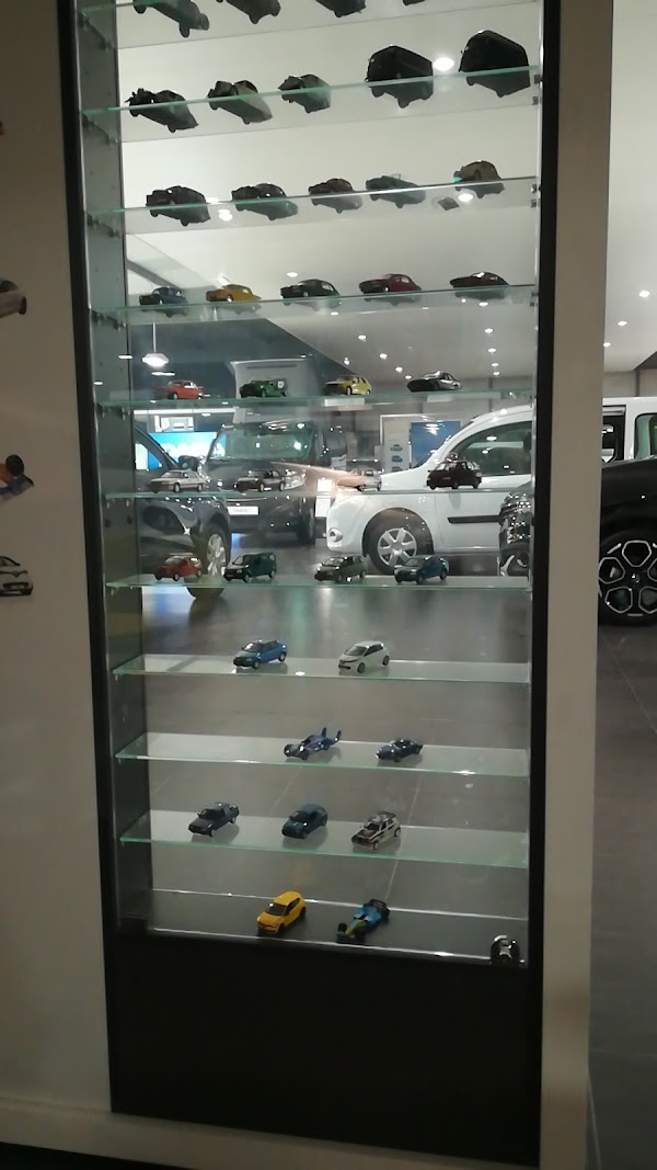 Imagen de LEOMOTOR - Concesionario Renault y Dacia, coches de segunda mano. (12 de 19)