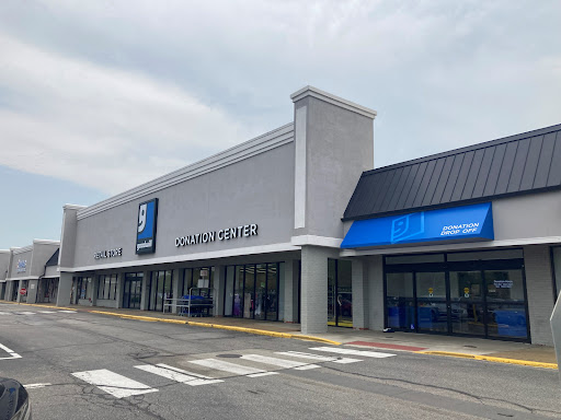 Goodwill Retail Store of Belleville, 100 Carlyle Plaza Dr, Belleville, IL 62221, Thrift Store