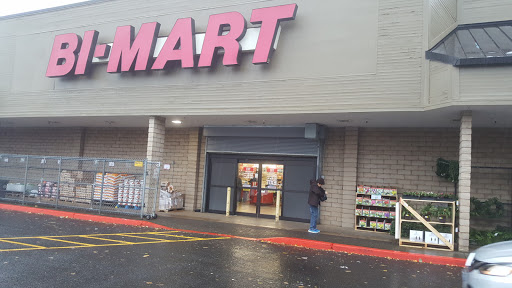 Department Store «Bi-Mart», reviews and photos, 2800 NE Hogan Dr, Gresham, OR 97030, USA
