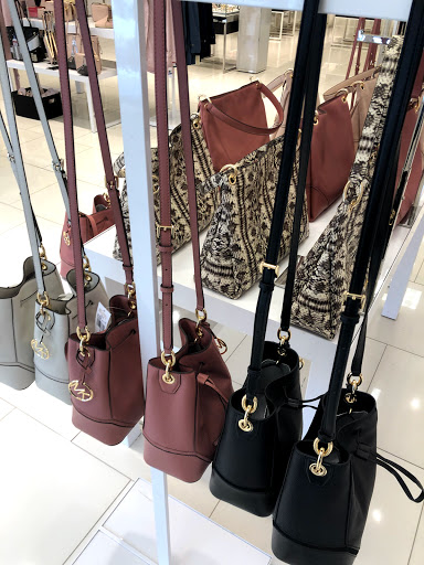 Fashion Accessories Store «Michael Kors», reviews and photos, 20-A Killingworth Turnpike #430, Clinton, CT 06413, USA