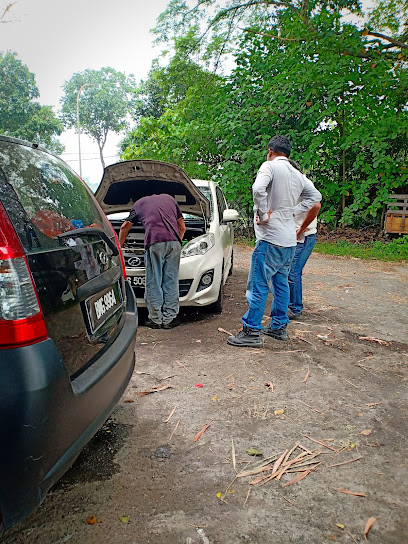 Ah Kiat Car Repair and Maintenance Workshop
