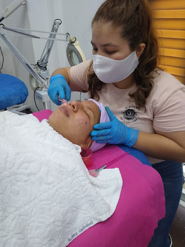 Opiniones de Escuela de Cosmetología y Belleza Figura Y Salud en Guayaquil - Centro de estética