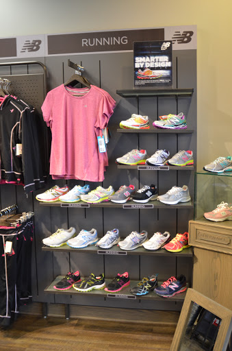 Shoe Store «New Balance Fairlawn», reviews and photos, 2691 W Market St, Fairlawn, OH 44333, USA