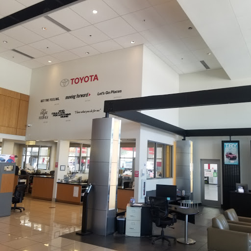 Toyota Dealer «Larry H. Miller Toyota Peoria», reviews and photos, 8633 W Bell Rd, Peoria, AZ 85382, USA