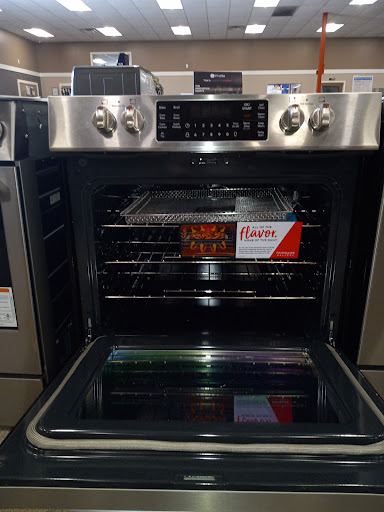 Appliance Store «Famous Tate Appliance & Bedding Centers», reviews and photos, 4520 E Bay Dr, Clearwater, FL 33764, USA