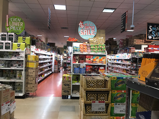 Shopping Mall «Linwood Plaza Shopping Center», reviews and photos, 158 Linwood Dr, Fort Lee, NJ 07024, USA