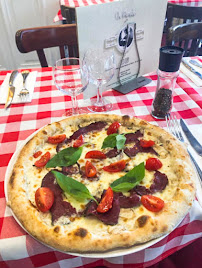 Pizza du Restaurant italien LA TRATTORIA IN PARADISO Restaurant&Pizerria Neuilly sur seine - n°18