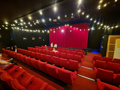 Le Théâtre à Moustaches à Compiègne