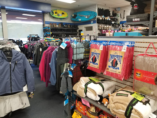 Sporting Goods Store «Big 5 Sporting Goods - Pinole», reviews and photos, 1572 Fitzgerald Dr, Pinole, CA 94564, USA