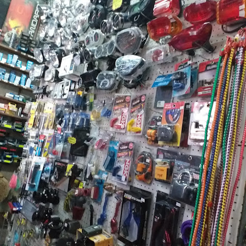 Opiniones de Ruedas, reptos motos en Sarandí Grande - Tienda de neumáticos