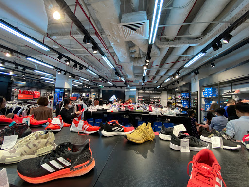 Adidas Outlet Store Ho Chi Minh, Vo Van Ngan