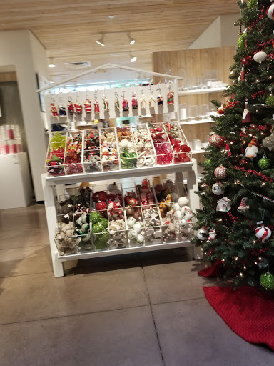 Shopping Mall «Bridgeport Village», reviews and photos, 7455 SW Bridgeport Rd, Tigard, OR 97224, USA