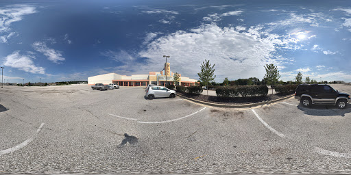 Movie Theater «Regal Cinemas Shiloh Crossing 18», reviews and photos, 10400 E. US 36, Avon, IN 46168, USA