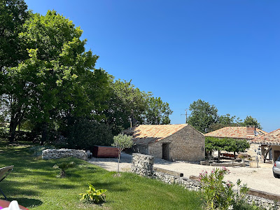 Gîtes les Fontanelles du Quercy Blanc, 3 maisons à la campagne.. à Montcuq-en-Quercy-Blanc