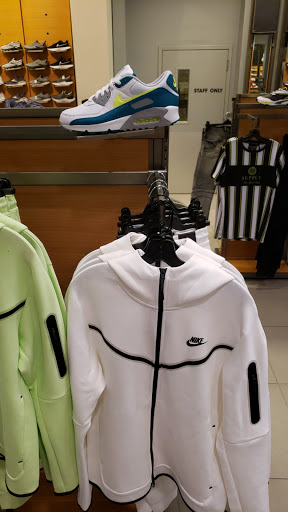 Shoe Store «Finish Line», reviews and photos, 4200 Conroy Rd #120, Orlando, FL 32839, USA