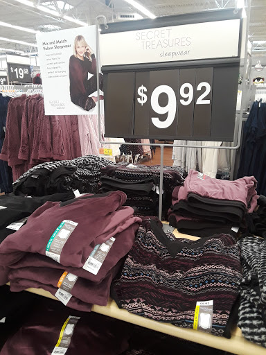 Discount Store «Walmart», reviews and photos, 1309 E Hackberry St, Salem, IN 47167, USA