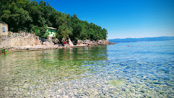 Cesarova beach'in fotoğrafı ve yerleşim