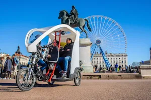 Lyon Pedicab Tours: Vélo Taxi et Visites Culturelles image