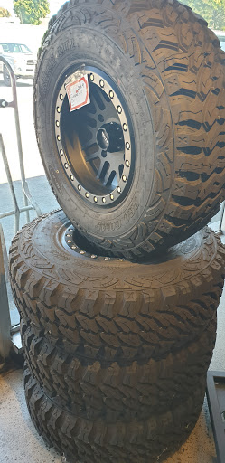 Truck Accessories Store «4 Wheel Parts Performance Center», reviews and photos, 550 W San Carlos St, San Jose, CA 95126, USA