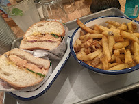 Frite du Restaurant de hamburgers Père & Fish à Paris - n°2