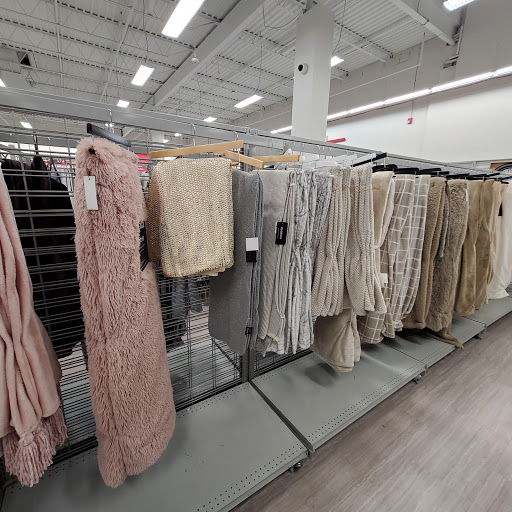 Shopping Mall «Middlesex Mall», reviews and photos, 6747 Hadley Rd, South Plainfield, NJ 07080, USA