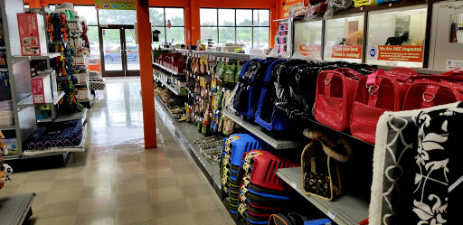 Pet Store «Petland», reviews and photos, 1514 Stonecreek Dr, Pickerington, OH 43147, USA
