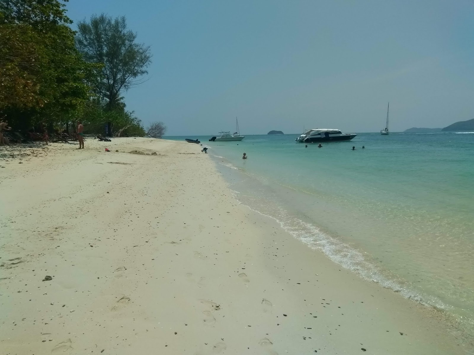 Foto van Ko Rang Yai Beach met beige zand oppervlakte