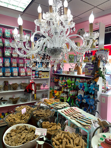 Pet Store «Woof Gang Bakery and Grooming Winter Garden», reviews and photos, 18 E Plant St, Winter Garden, FL 34787, USA