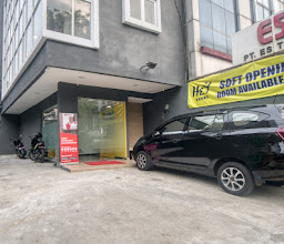 RedDoorz Plus @ Cideng Barat photo