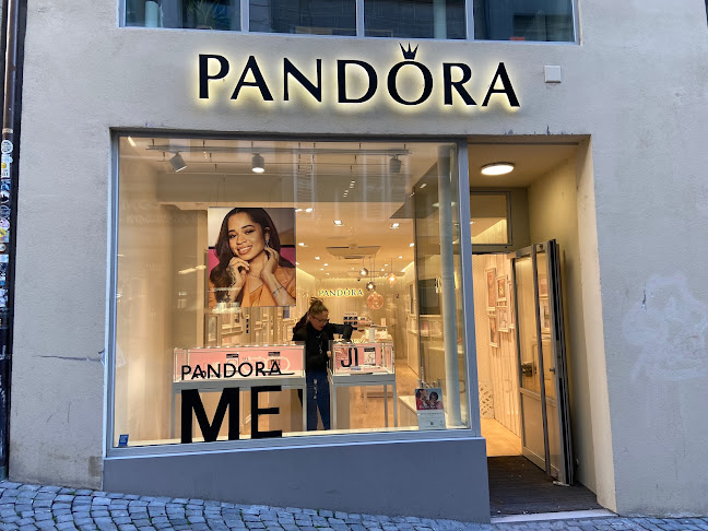 Pandora Store Lausanne - Juweliergeschäft