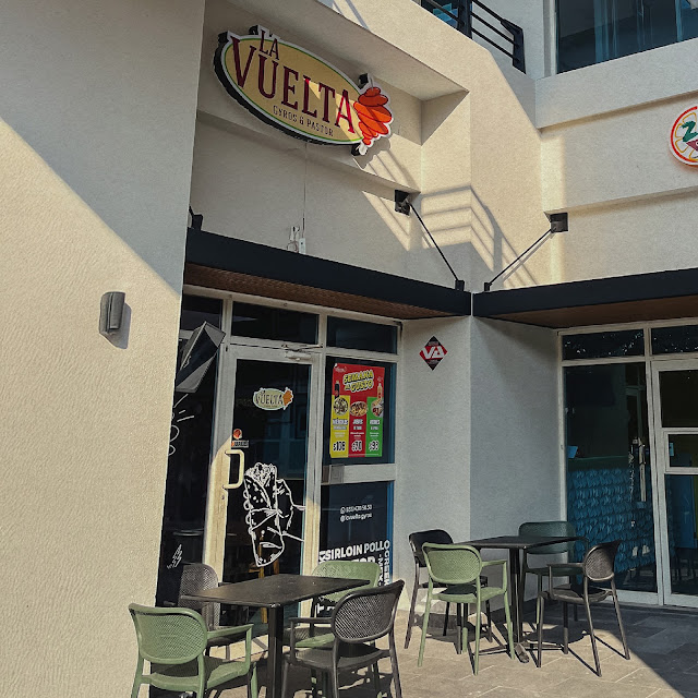 La Vuelta Gyros & Pastor