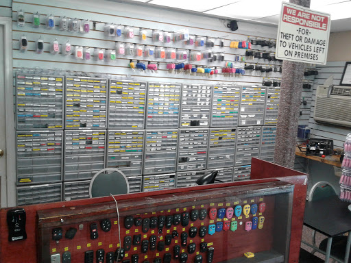 Window Tinting Service «Covington Highway Locksmith & Remotes», reviews and photos, 4971 Covington Hwy, Decatur, GA 30035, USA