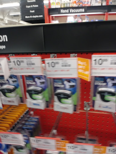 Office Supply Store «Staples», reviews and photos, 671 Colusa Ave, Yuba City, CA 95991, USA