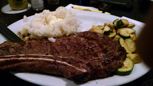 Golf Course «Gresham Golf Course», reviews and photos, 2155 NE Division St, Gresham, OR 97030, USA