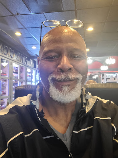 Tobacco Shop «Hollywood Smokes», reviews and photos, 6857 159th St, Tinley Park, IL 60477, USA